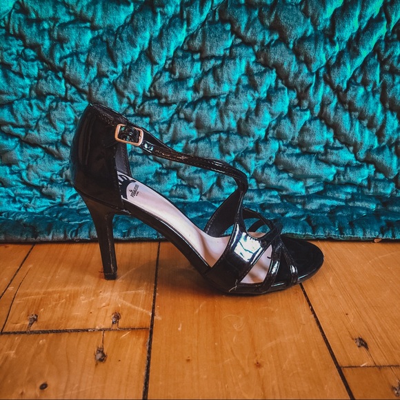 Black Classy Strappy 3” Heels - Picture 3 of 3